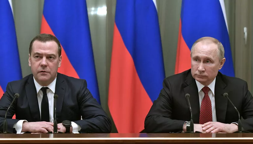 Dimitri Medvedev, ex-primeiro-ministro da Rússia, e Vladimir Putin, presidente