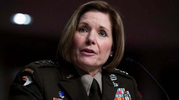 A general Laura Richardson, chefe do Comando Sul dos EUA, disse estar preocupada com a "atividade maligna" da China na América do Sul — Foto: GETTY IMAGES via BBC