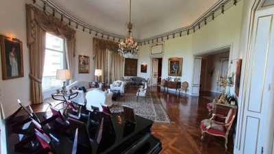 Sala de estar da cobertura do Tucumã 