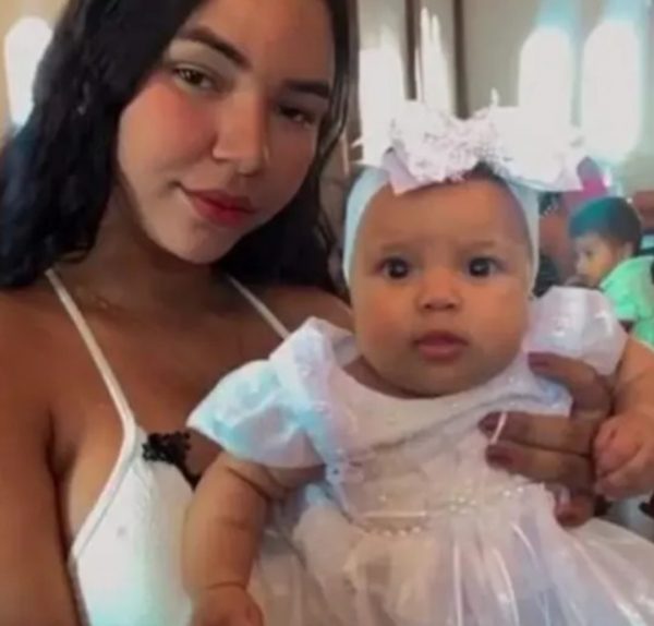 Ana Paula Melo e a filha, Clara Maria, de um ano e sete meses